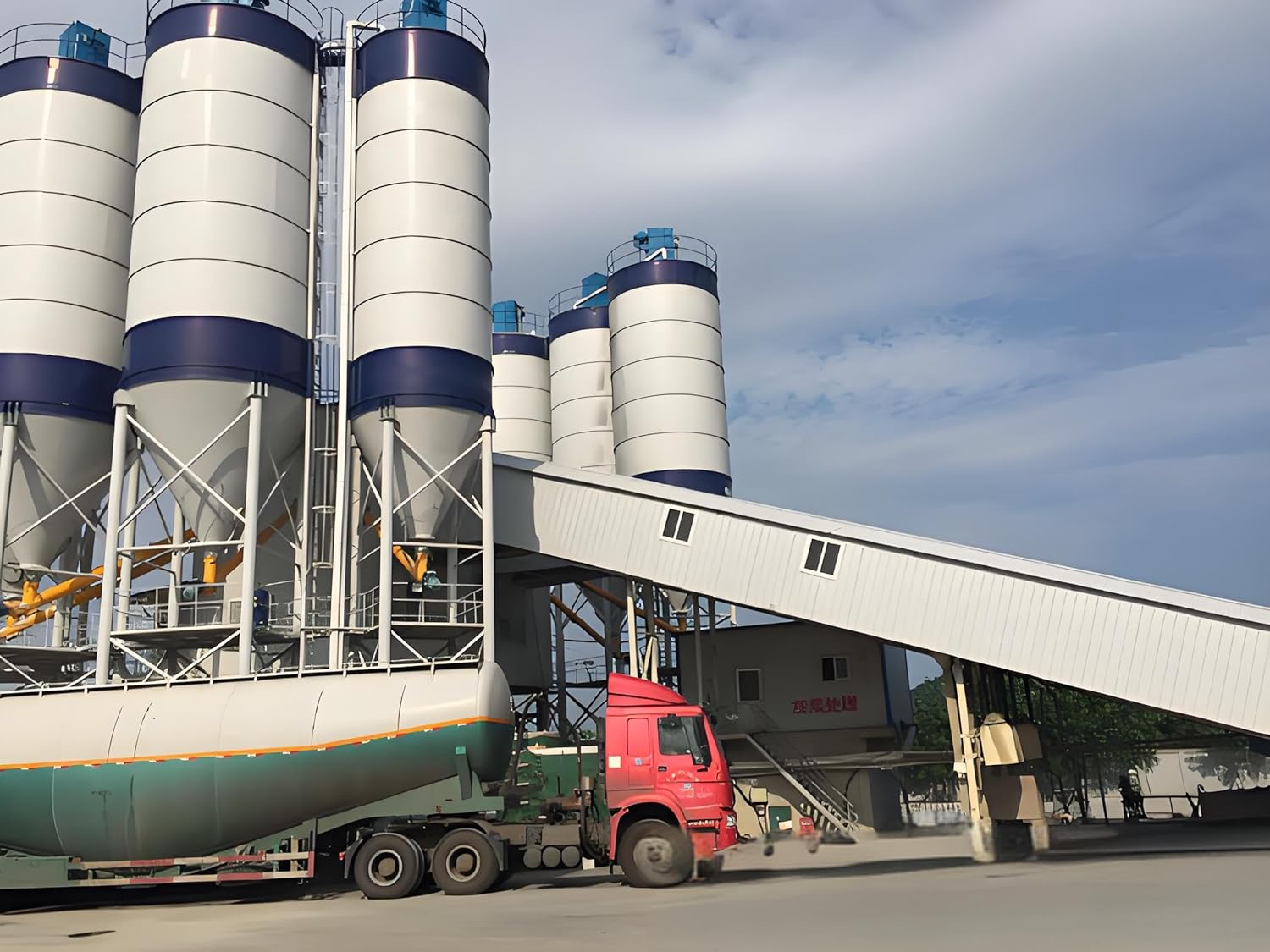 concrete batching plant manufacturer,best concrete batching plant,concrete batching plant worth buying,concrete batching plant pros cons,should I buy concrete batching plant,concrete batching plant vs mobile plant performance testing and real-world results