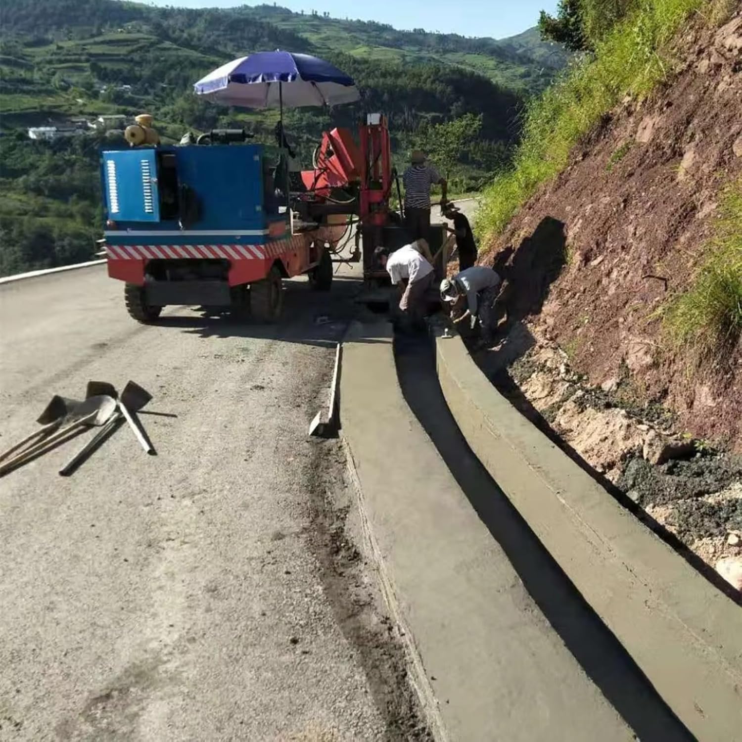 slipform curb machine review,concrete curb machine worth buying,slipform paver pros cons,semi-automatic curb machine vs manual,best concrete slipform paver,should I buy a curb slipform machine - detailed features and technical specifications